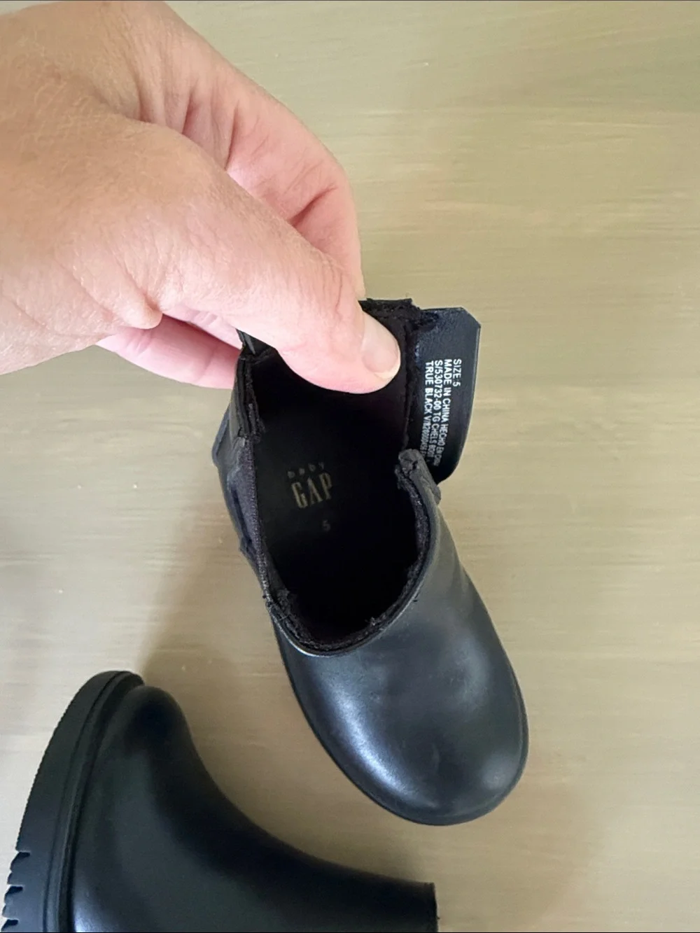 Gap Black Baby Ankle Chelsea Boots Size 5